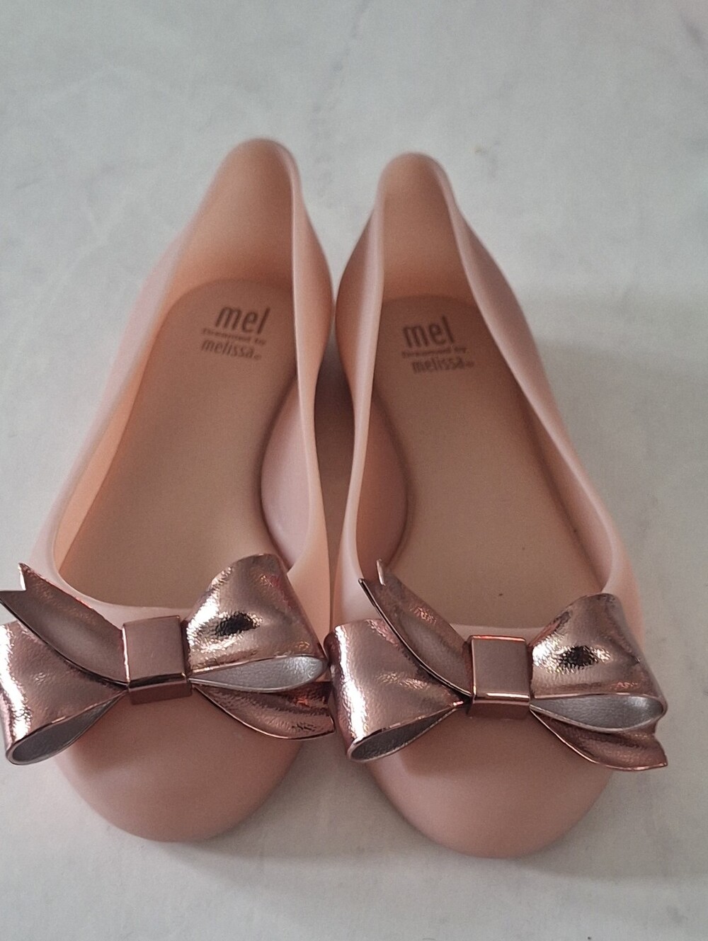 New wuthout box Mel by Melissa girls Rose Gold  size 1